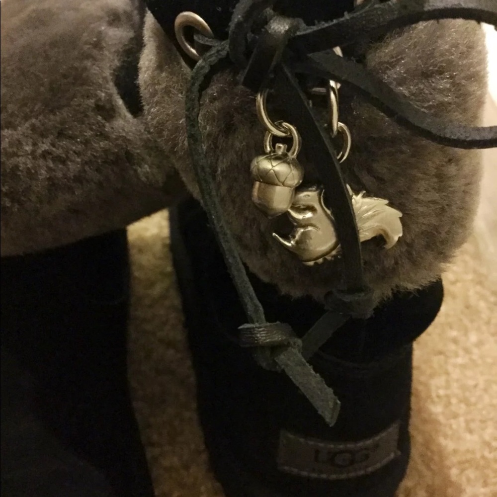 uggs - Picture 2 of 4
